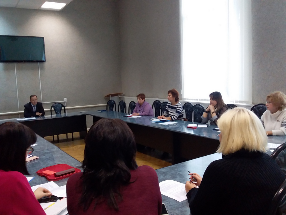 Специалисты в администрации Ленинского района обсудили стратегию сохранения репродуктивного здоровья молодежи